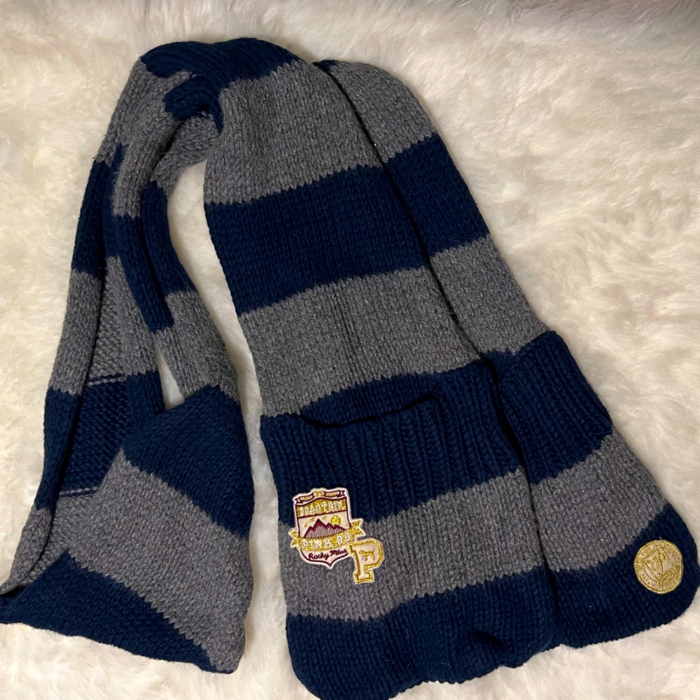 Victoria’s Secret PINK Extra Long Red and Grey scarf with pockets at both ends